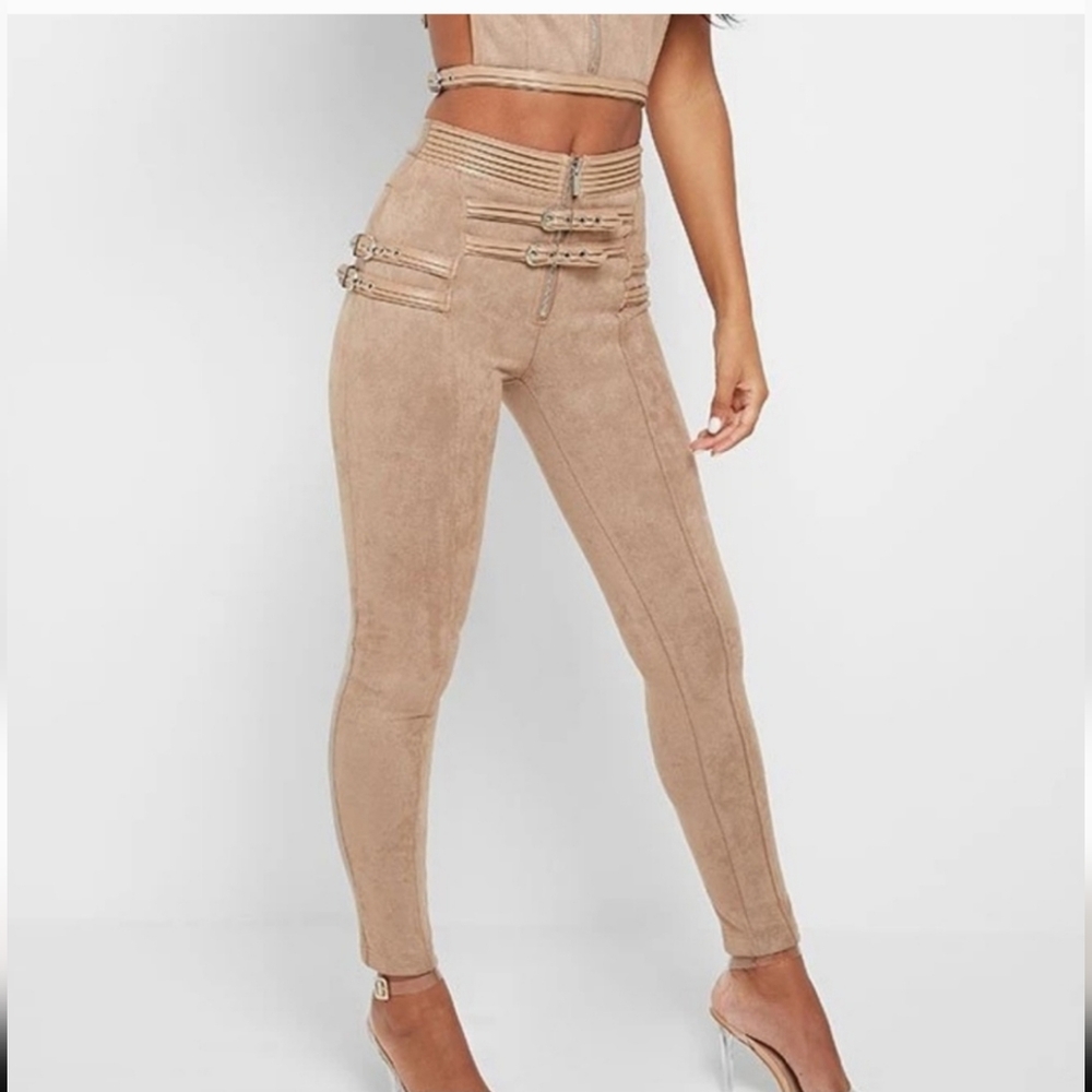 Maniere De Voir Vegan Suede Faux Keather Buckle Detailing Leggings Medium Euc